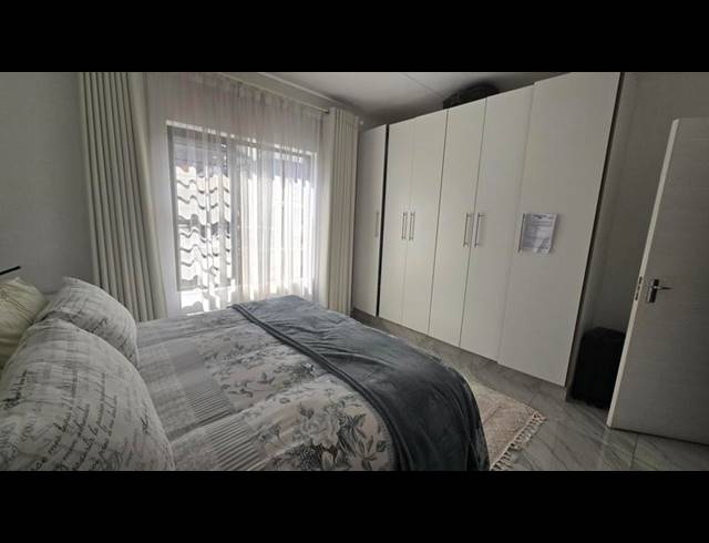 3 BEDROOM TOWNHOUSE FOR SALE IN RAVENSWOOD